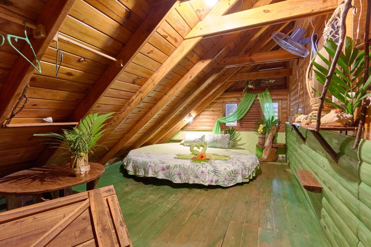 Chalet Tropical Hotel & Restaurant-Pizzeria Las Galeras Kültér fotó