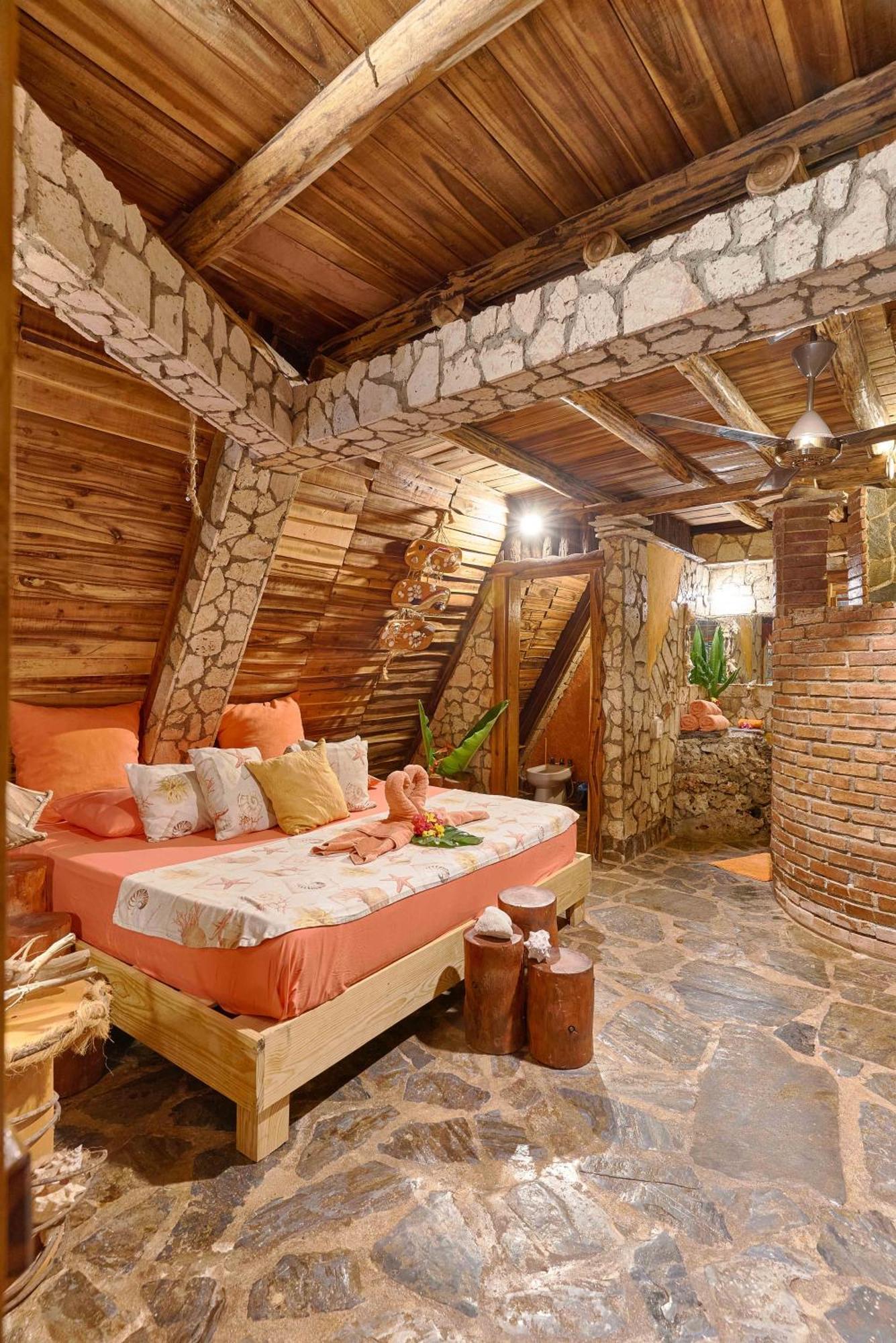 Chalet Tropical Hotel & Restaurant-Pizzeria Las Galeras Kültér fotó