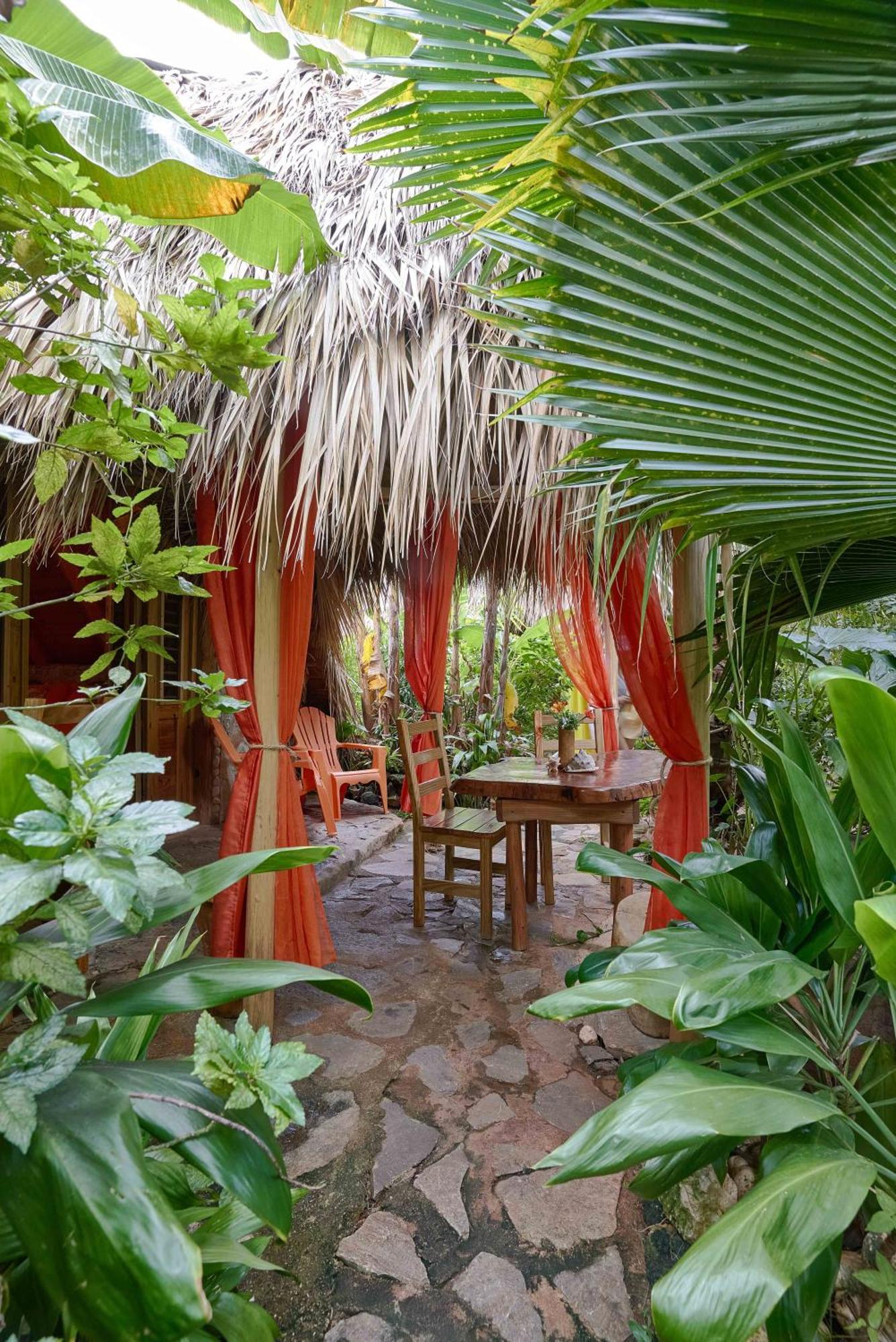 Chalet Tropical Hotel & Restaurant-Pizzeria Las Galeras Kültér fotó