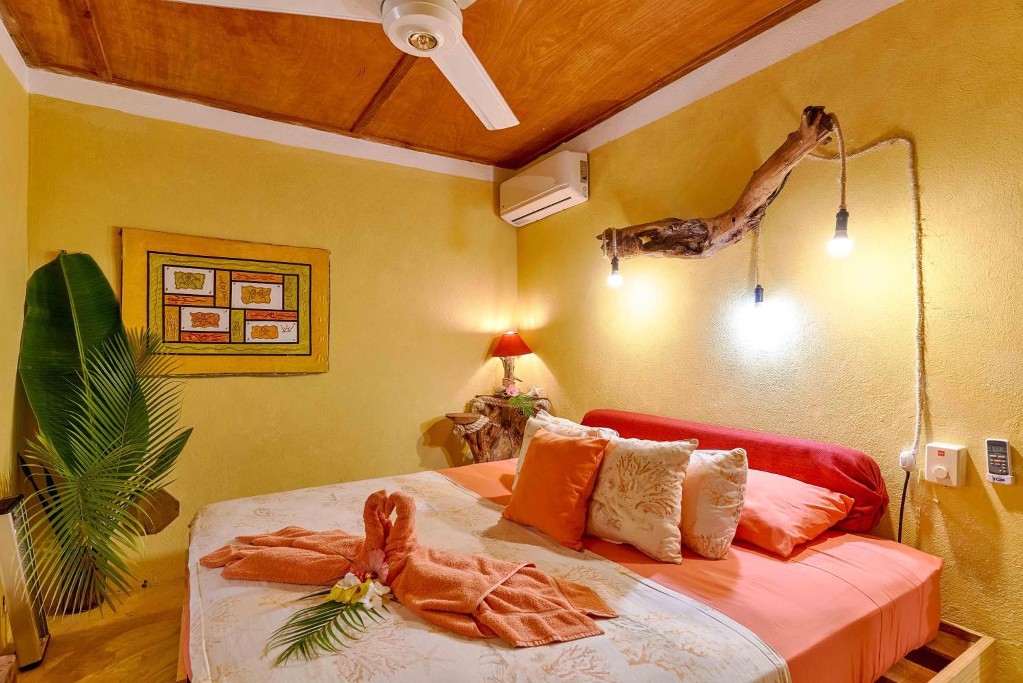 Chalet Tropical Hotel & Restaurant-Pizzeria Las Galeras Kültér fotó