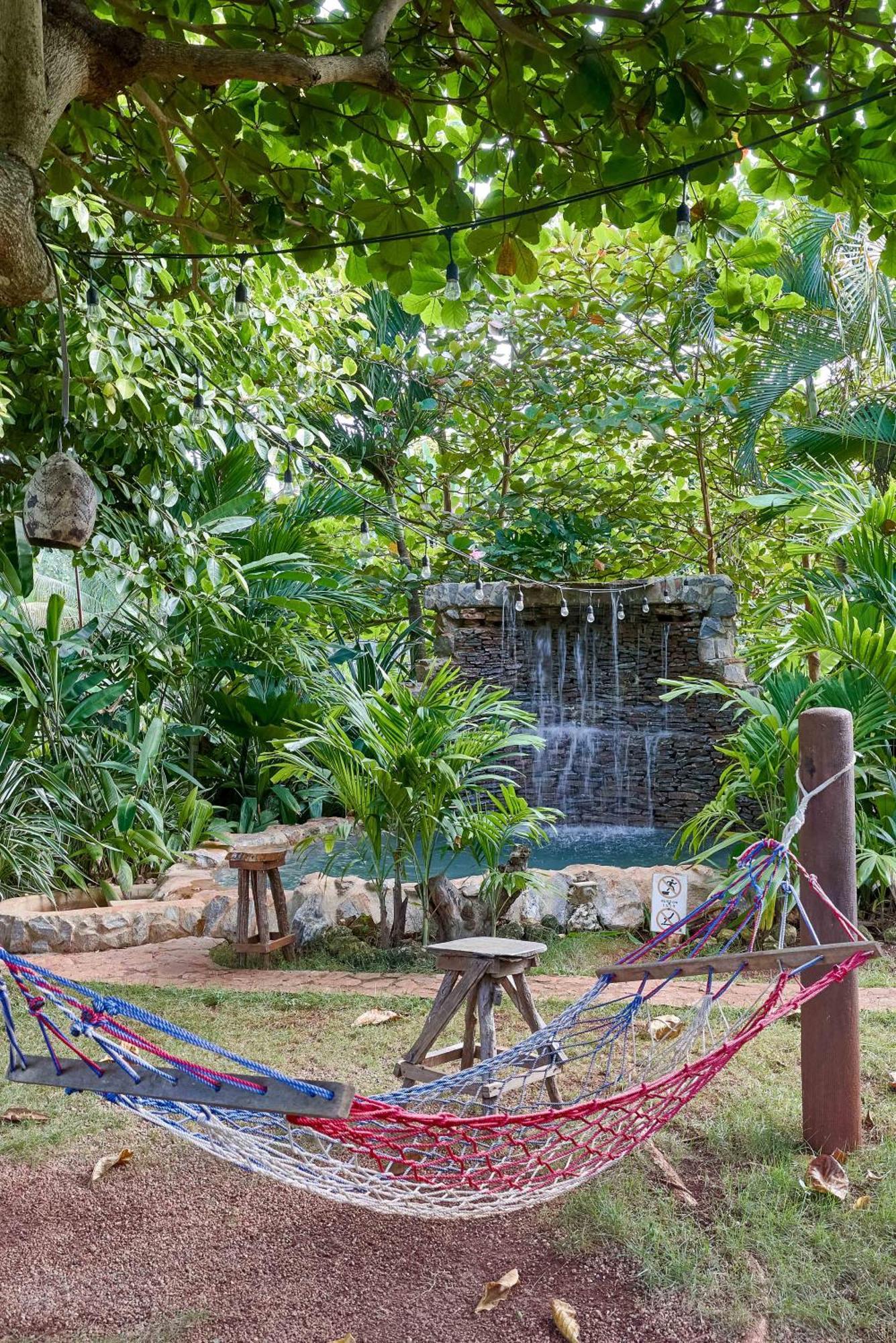 Chalet Tropical Hotel & Restaurant-Pizzeria Las Galeras Kültér fotó
